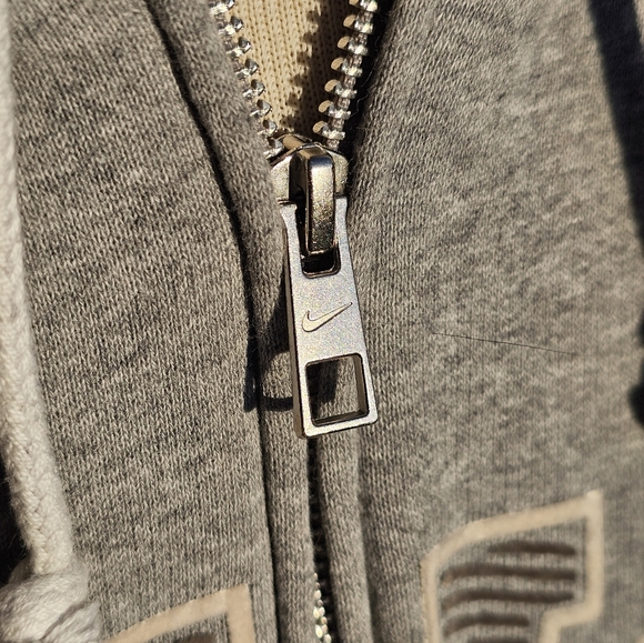 Nike grey & black hoodie - Picture 3 of 6